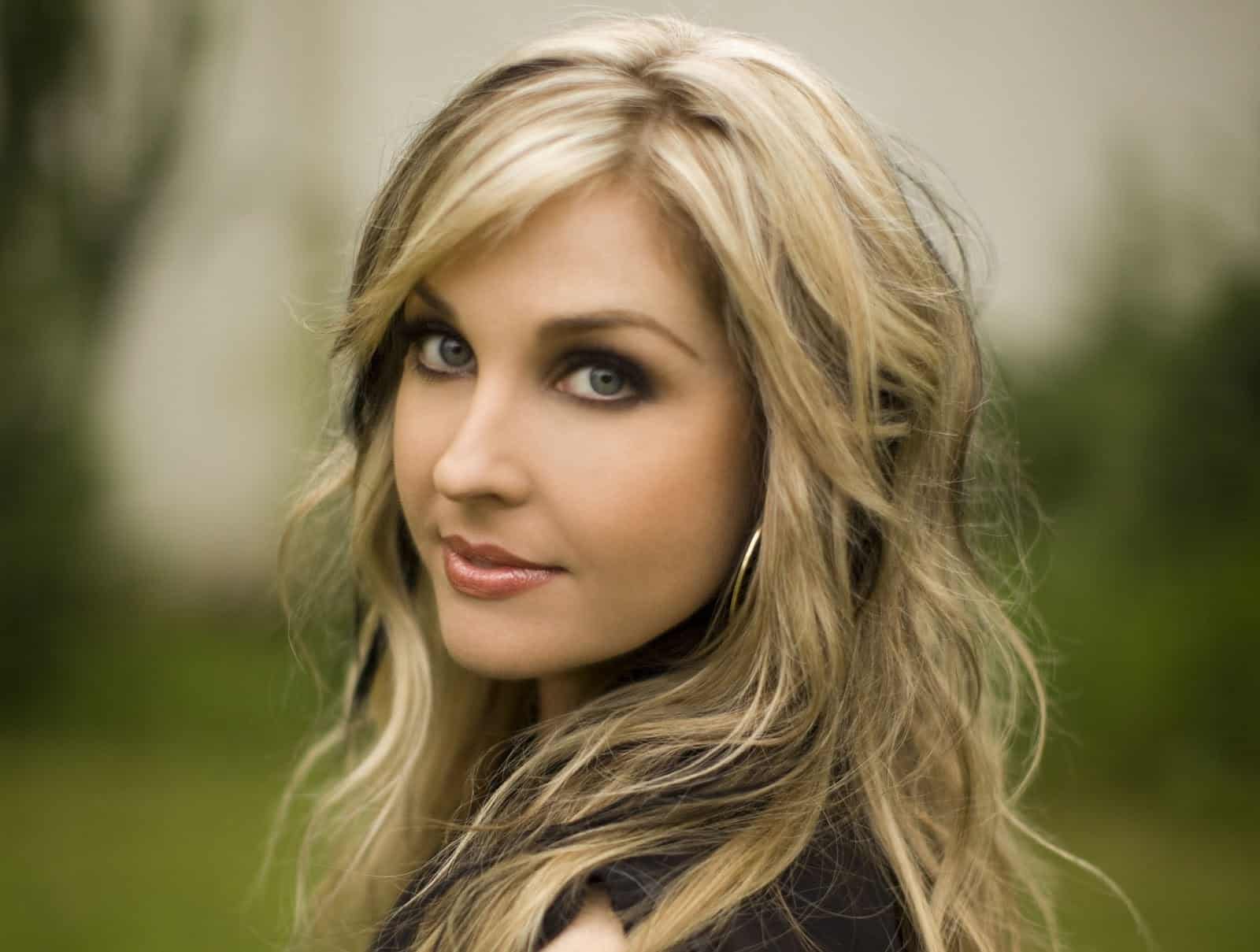 Pictures of sunny sweeney