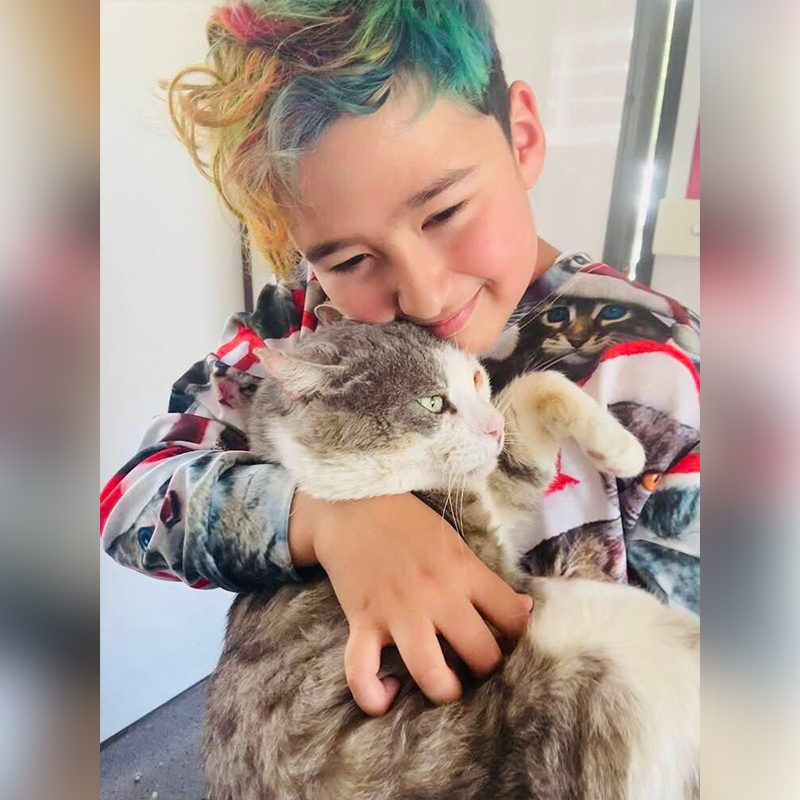 Age 10 Boy Makes Bookmarks, Helps Cats Across Australia in 6 Months