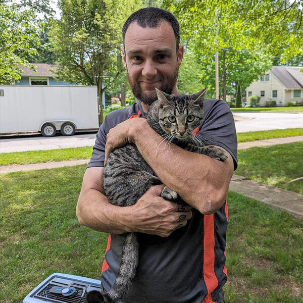 Grateful Cat Shares Hug With Ohio Man Who Went Out On a Limb For Him
